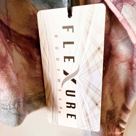 Tie-Dye Womens Cropped Hoodie Size (L) NWT - Picture 8 of 9